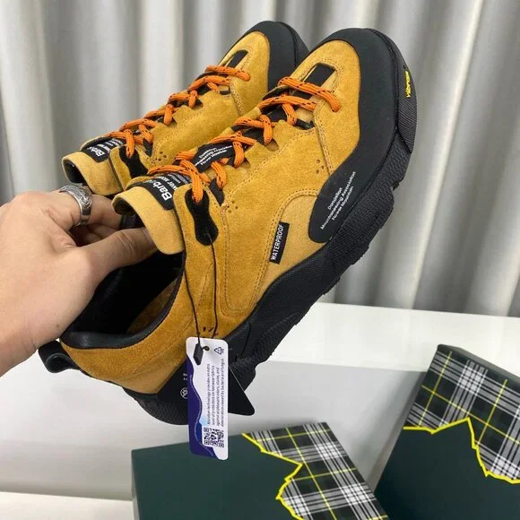 Flower MOUNTAIN NANGA Collaboration Sneaker in Brown&Black Suede - Picture 7 of 9